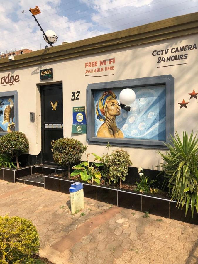 Devine Yeoville Joanesburgo