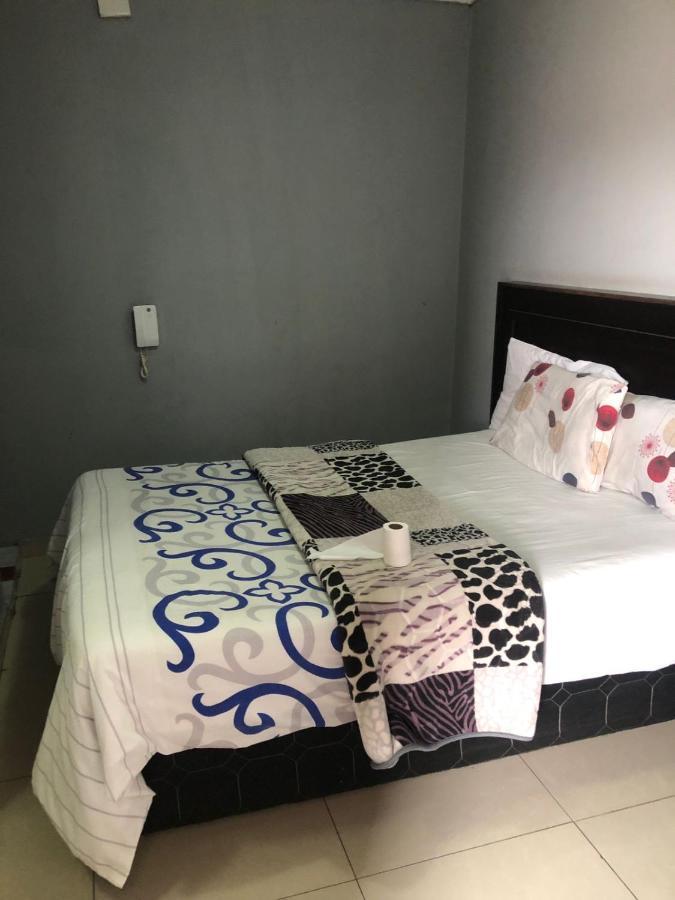 Devine Yeoville * Joanesburgo