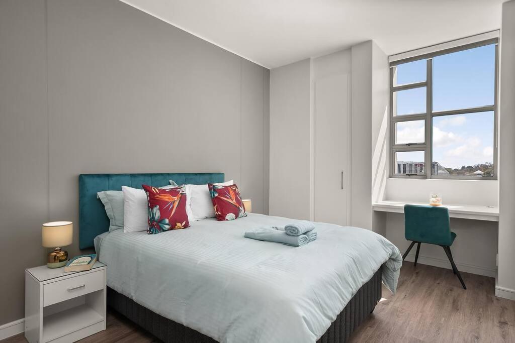 Apartment The Median Rosebank Luxury - Building With Generator