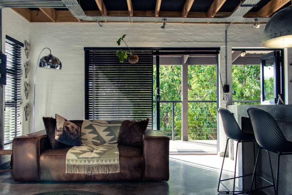 Căn hộ Northcliff Self Catering Cottage With Jacuzzi