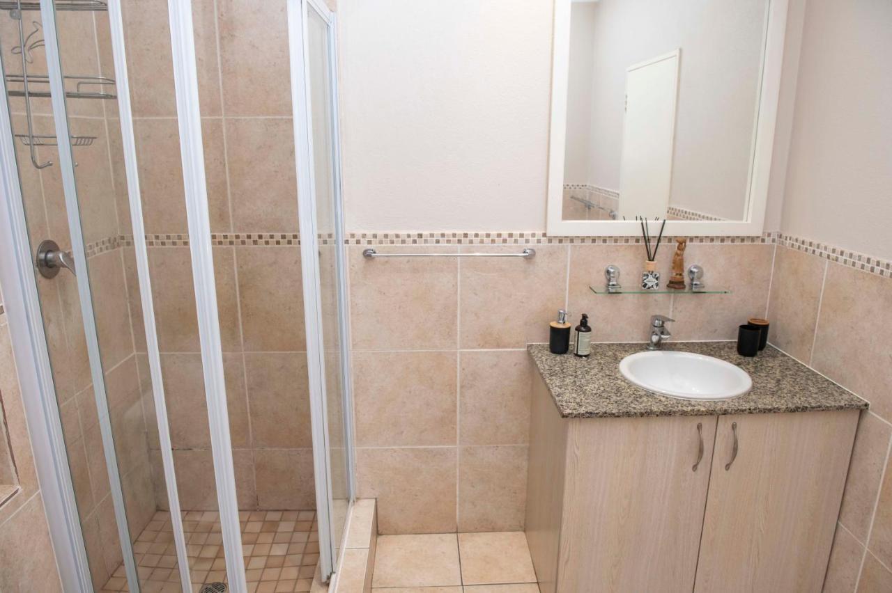 Grayston Exec Apartment *