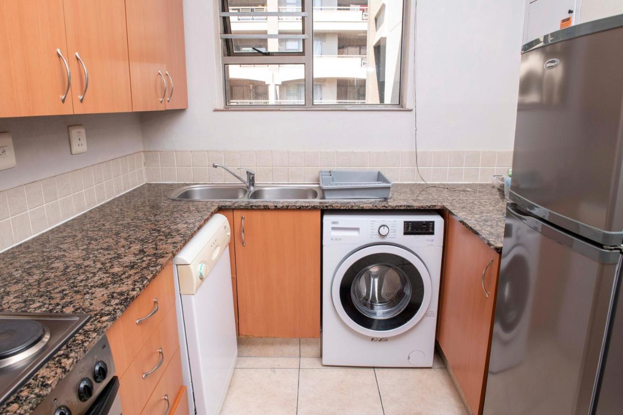 Grayston Exec Apartment Johannesburg