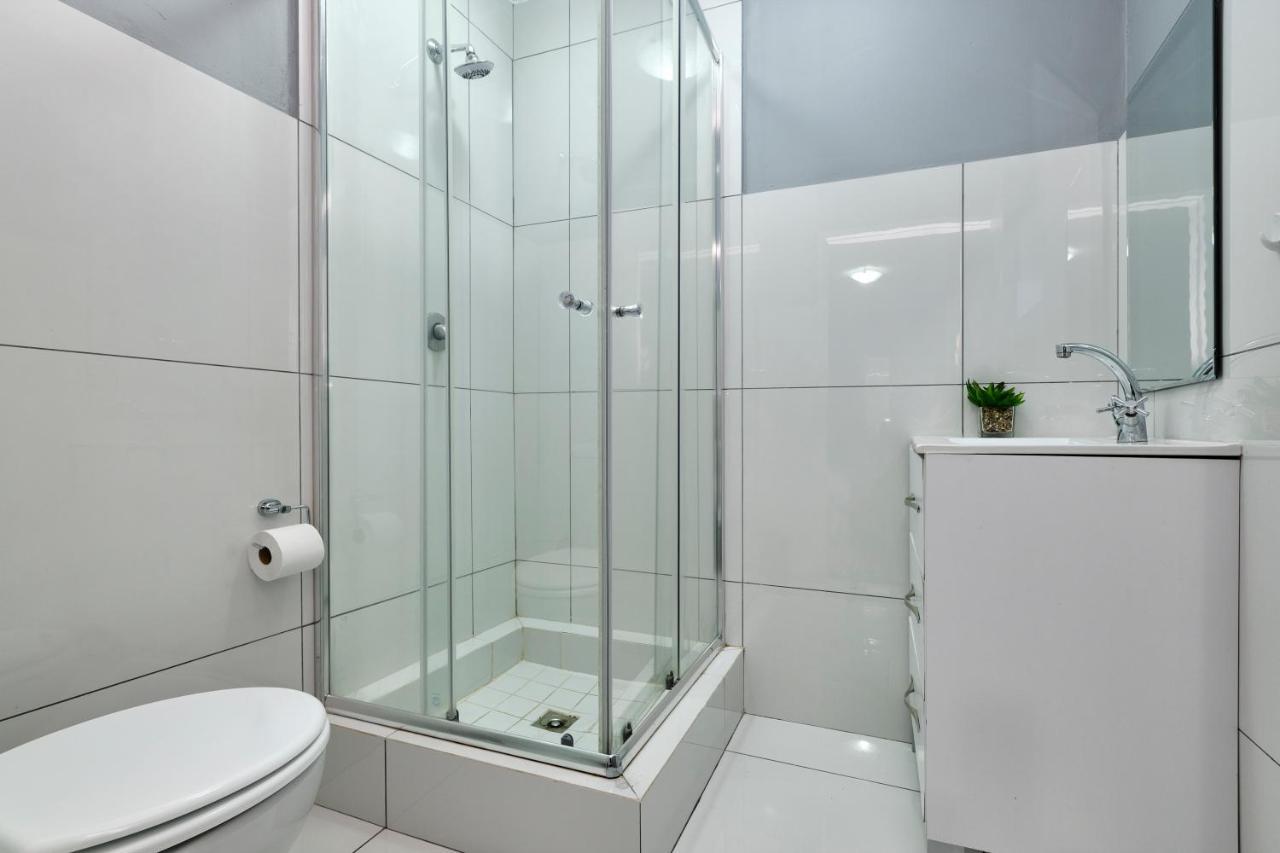Nhà nghỉ & Out Sandton Johannesburg