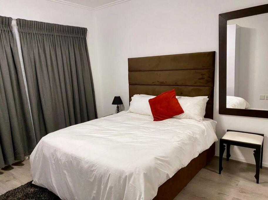 Lilly's Platinum - 1 Bedroom Back Up Power *