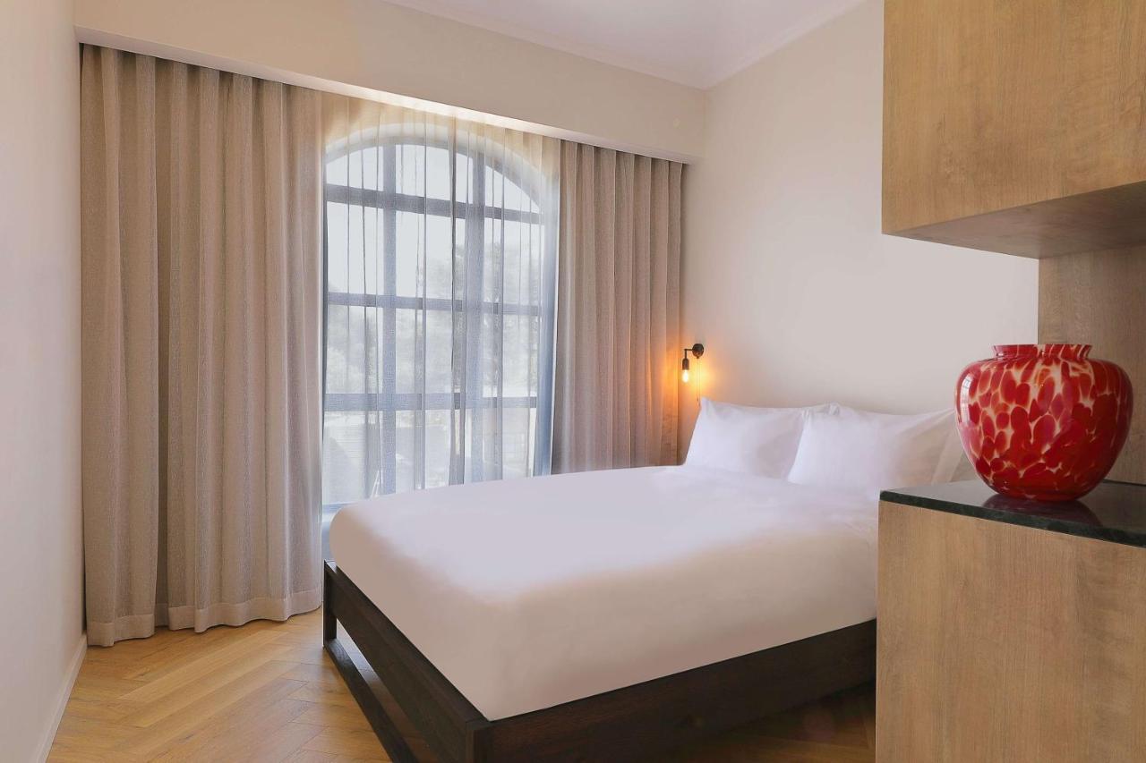 Hyatt House Johannesburg, Sandton Khách sạn 4*