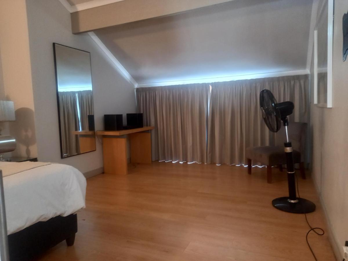 Căn hộ Mount Royal 16 - Large 1 Bed Johannesburg