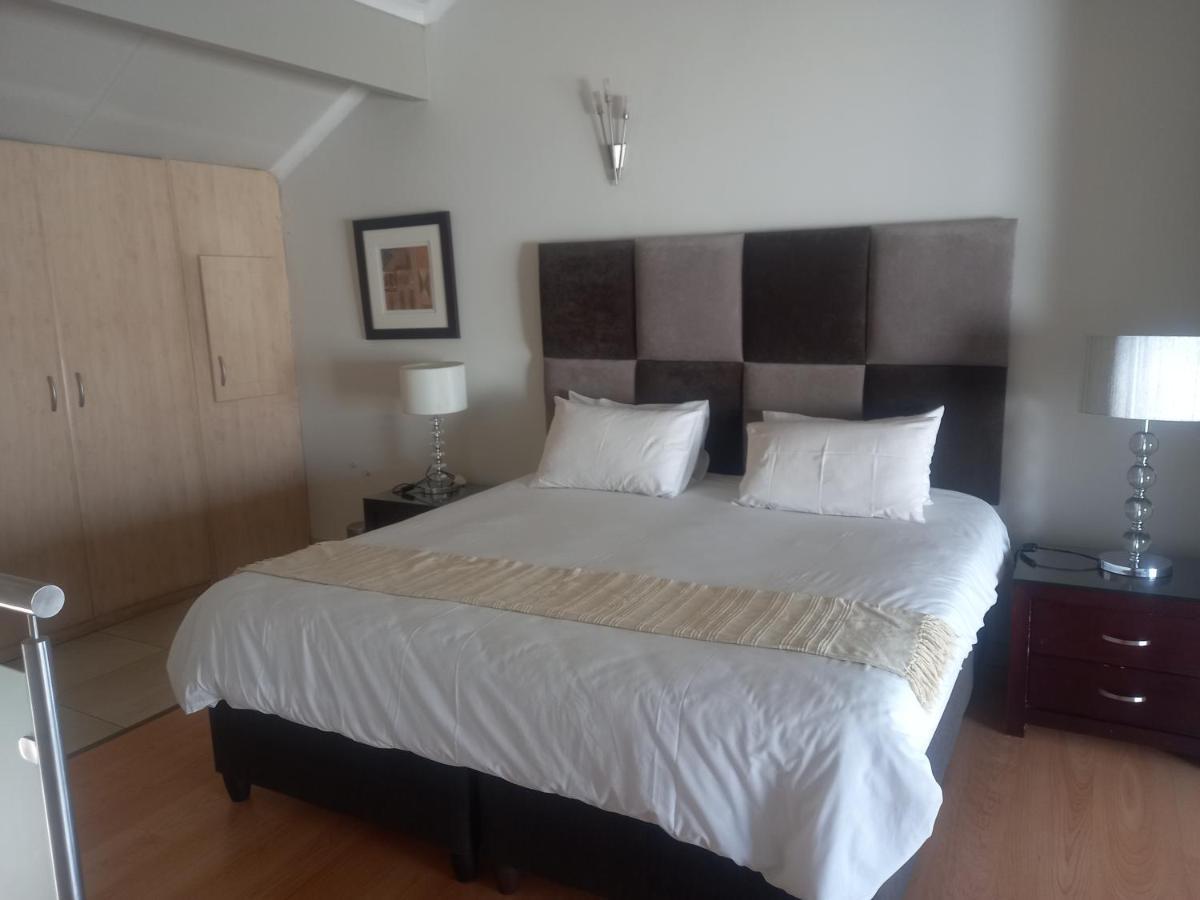 Căn hộ Mount Royal 16 - Large 1 Bed *