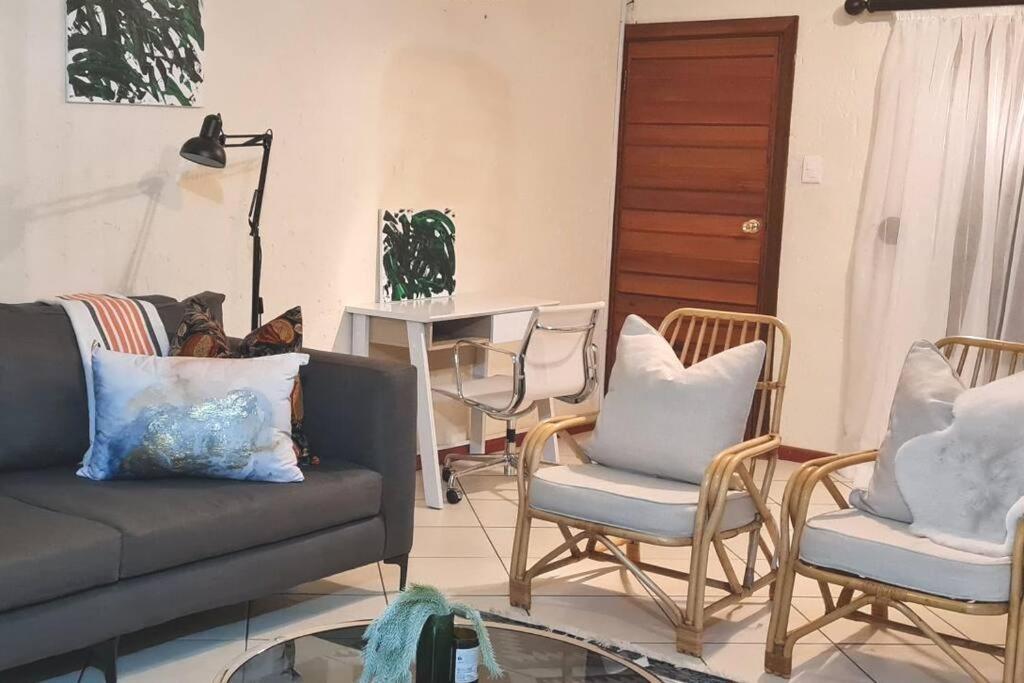 Kami Kukakho: Stunning, Secure 2 Bed In Bryanston, Sandton Apartamento