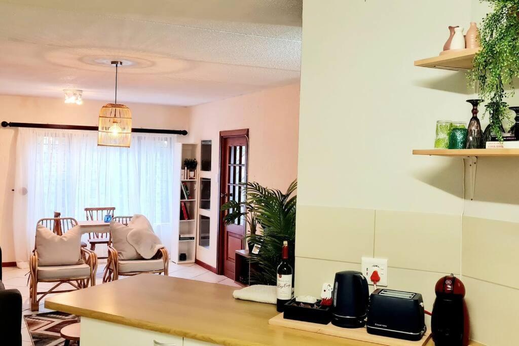 Kami Kukakho: Stunning, Secure 2 Bed In Bryanston, Sandton