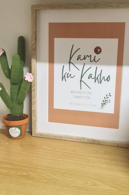 Apartamento Kami Kukakho: Stunning, Secure 2 Bed In Bryanston, Sandton Joanesburgo