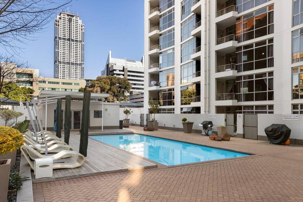 Hydro In Sandton - 2 Bedroom *
