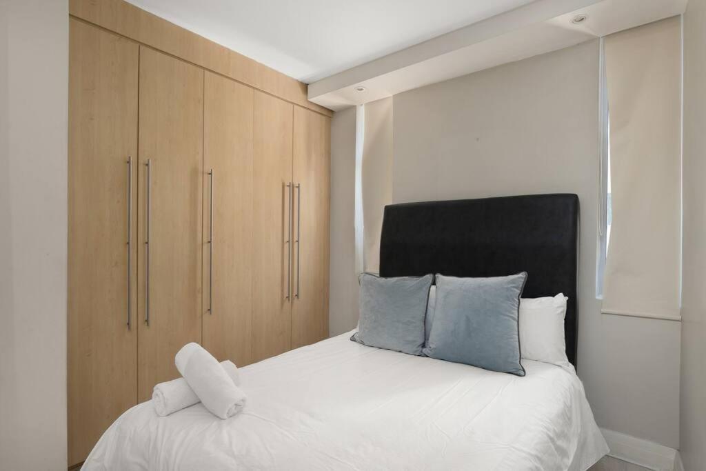 Hydro In Sandton - 2 Bedroom Apartamento Joanesburgo