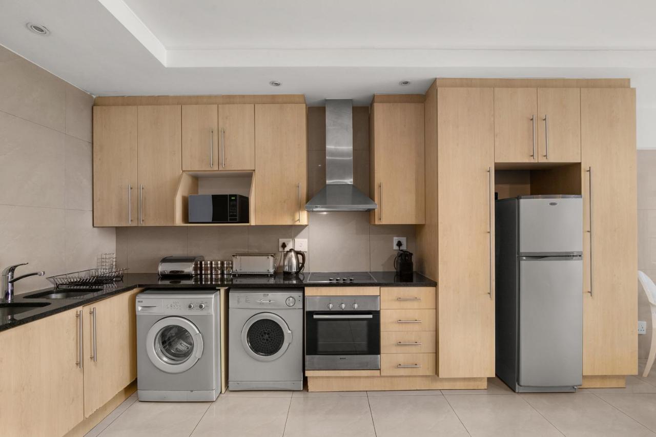 Hydro In Sandton - 2 Bedroom Apartment Johannesburg
