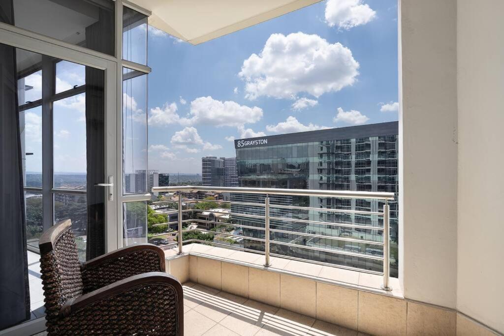Apartment Hydro In Sandton - 2 Bedroom