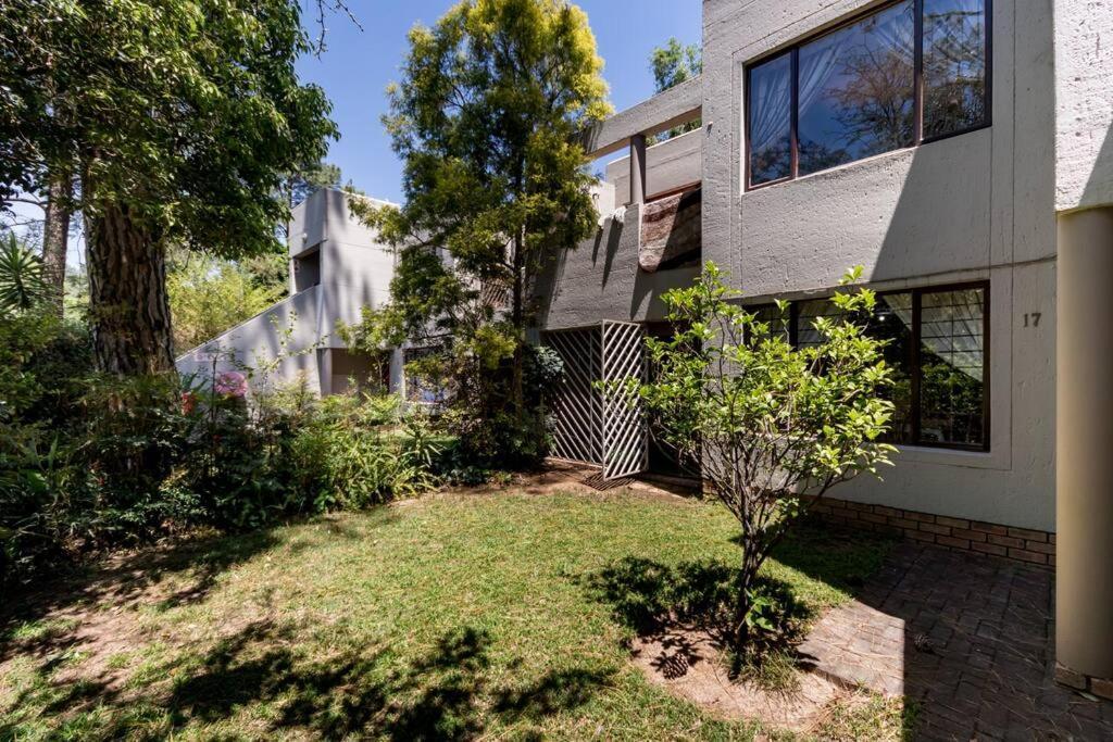 Kami Kukakho: Stunning, Secure 2 Bed In Bryanston, Sandton *