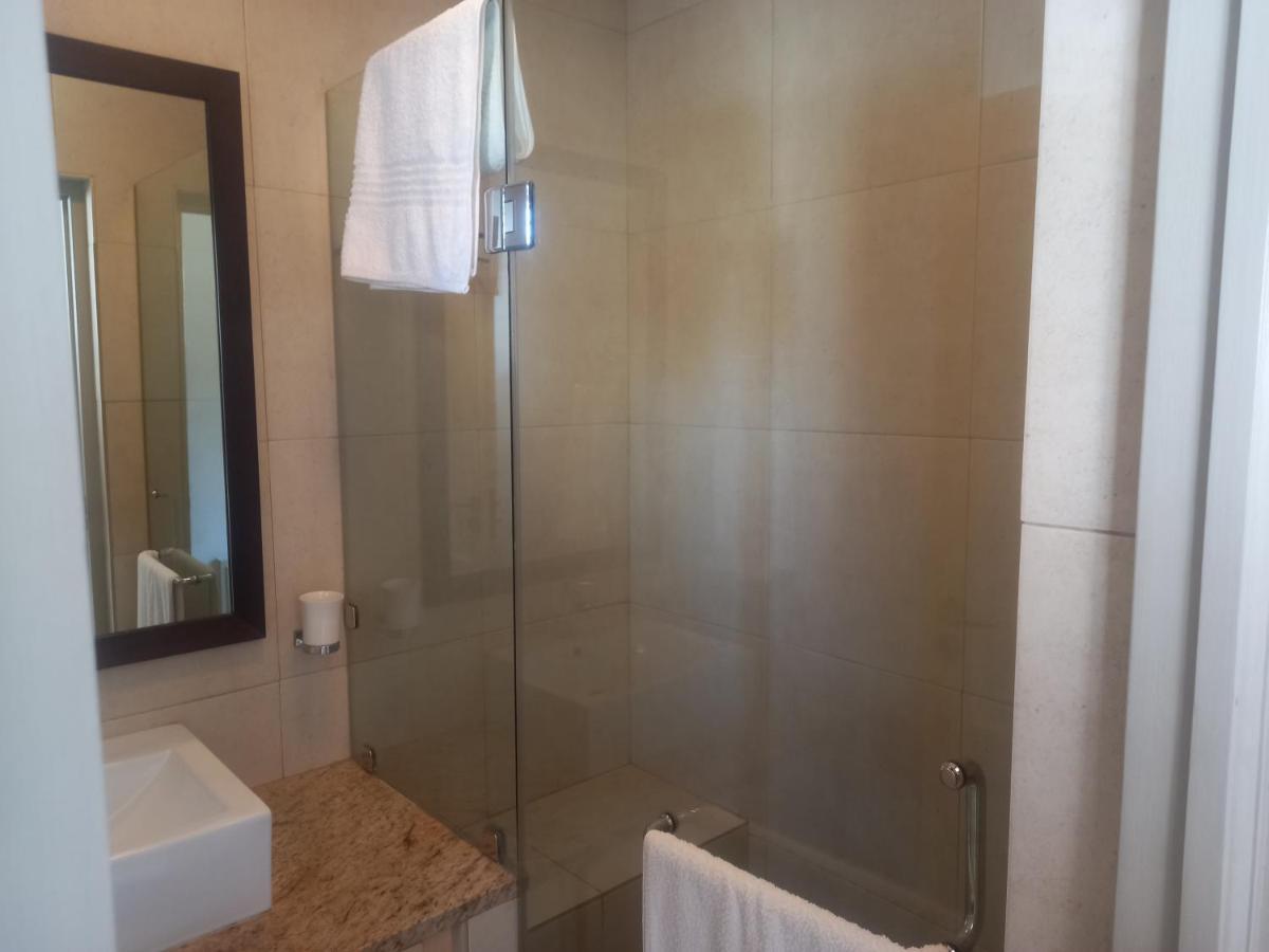 Mount Royal 16 - Large 1 Bed * Johannesburg