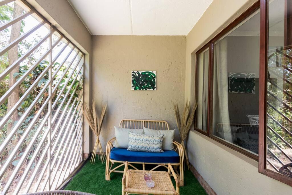 Kami Kukakho: Stunning, Secure 2 Bed In Bryanston, Sandton Apartamento *