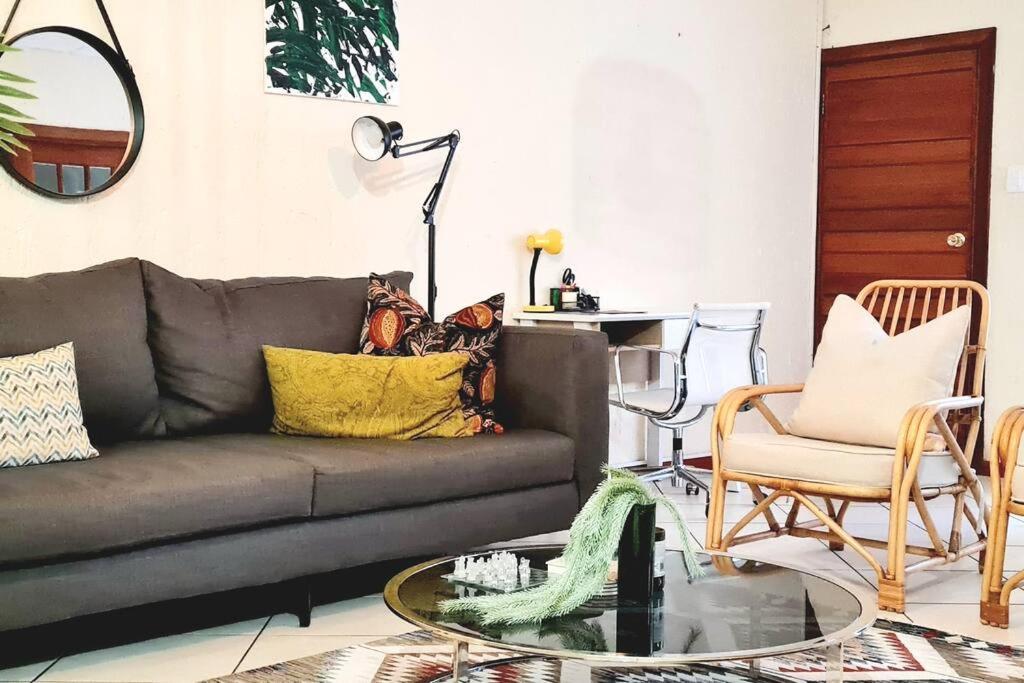 Kami Kukakho: Stunning, Secure 2 Bed In Bryanston, Sandton *