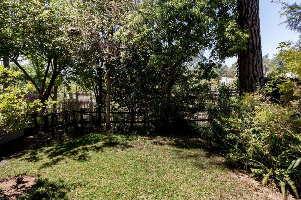 Apartamento Kami Kukakho: Stunning, Secure 2 Bed In Bryanston, Sandton