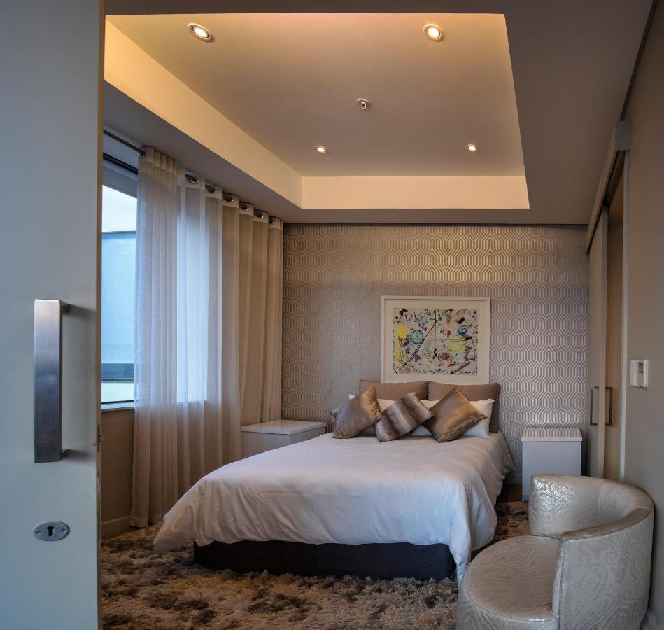 Apartment Sandton Skye Premium & Penthouses
