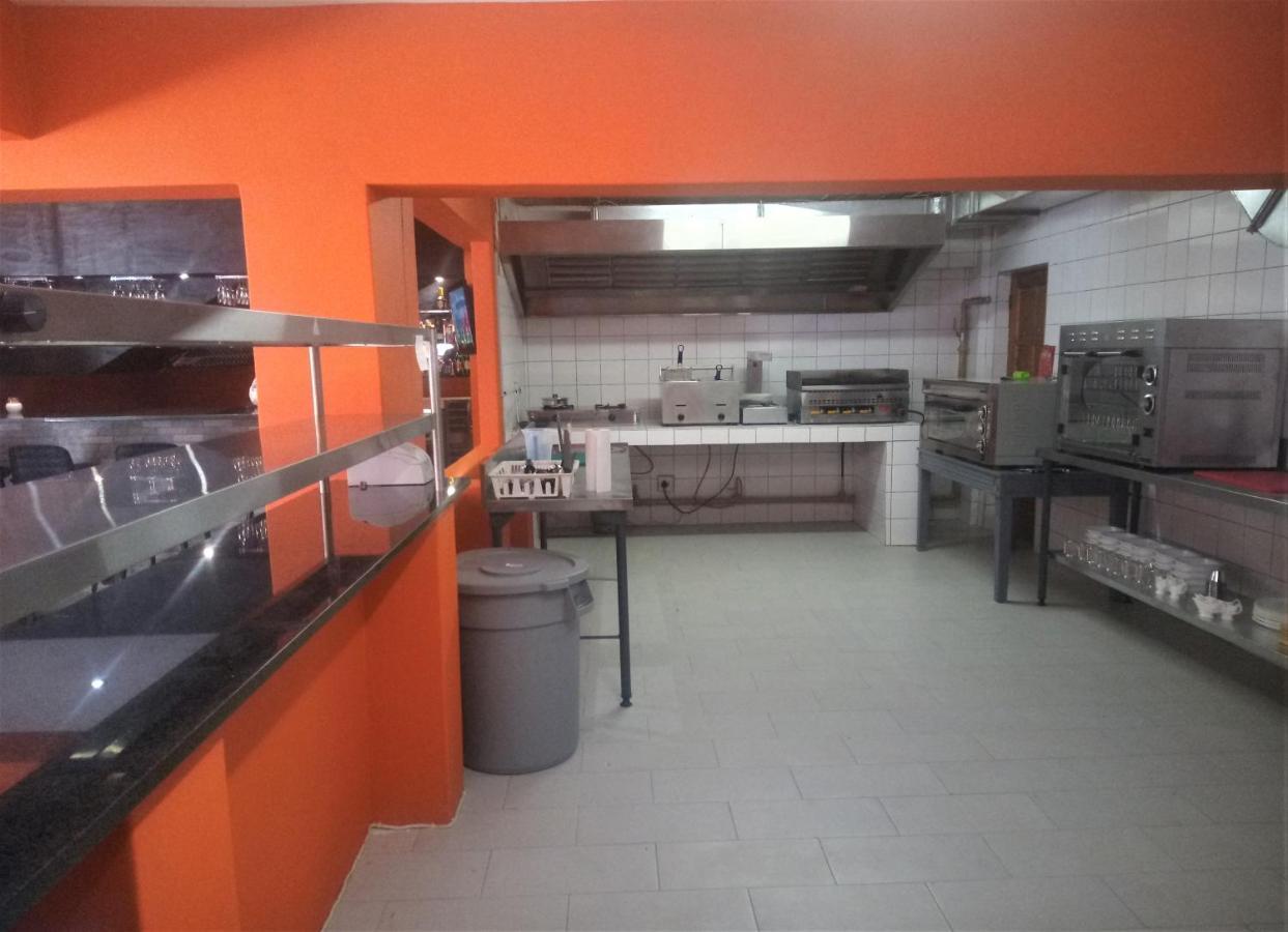 The Jack Rose Hotel, Rosebank, Gautrain 3*