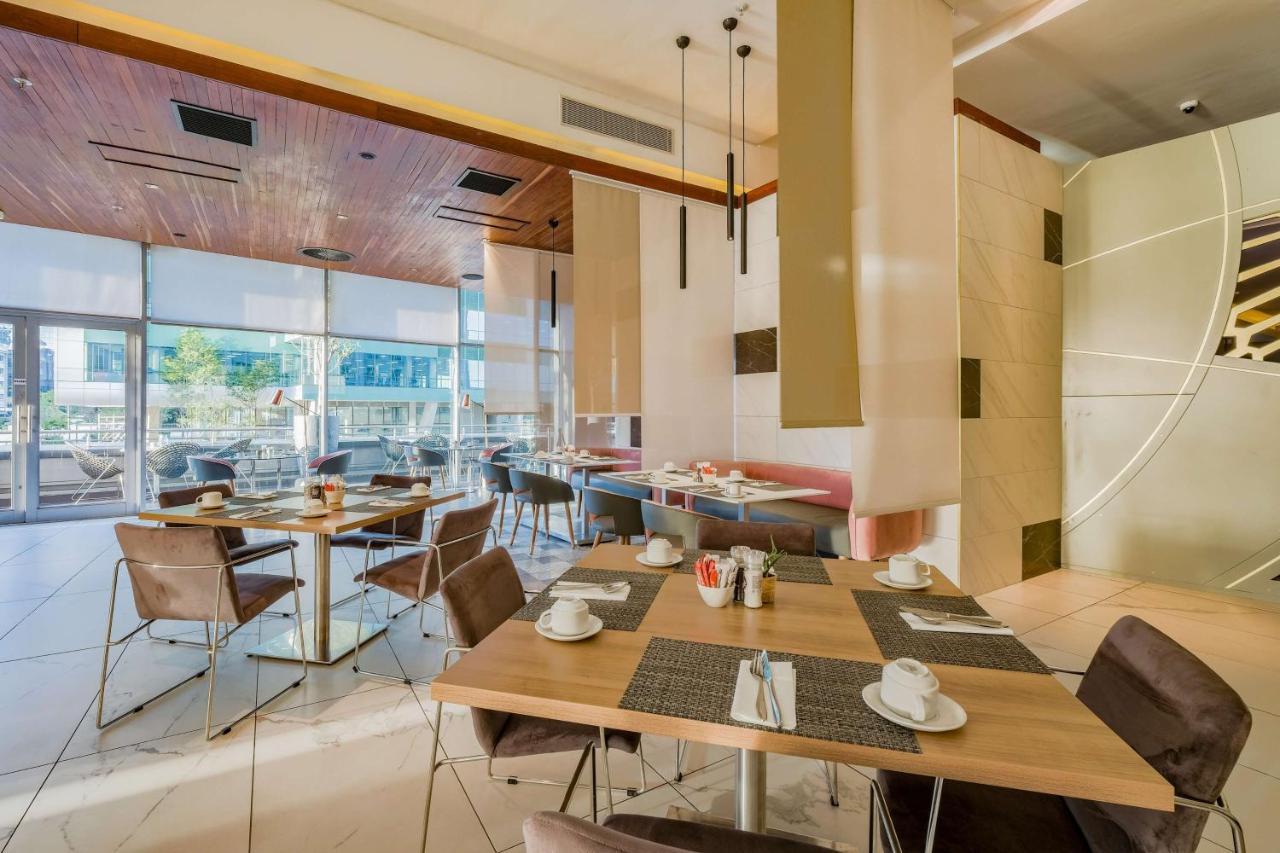 Radisson Blu Gautrain Hotel, Sandton 4*