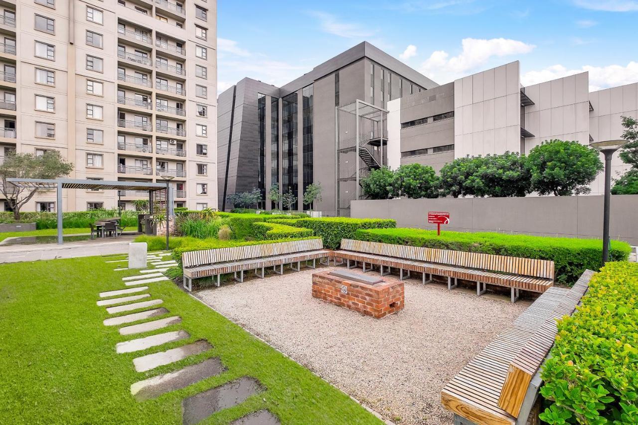 2 Bedroom 2 Bath Luxury - Sandton Cbd *