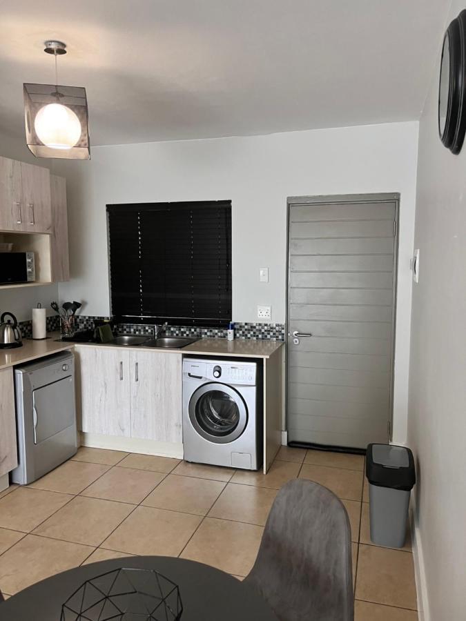 Apartment The Cube Apartments, Unit 34 On De La Rey Road Johannesburg
