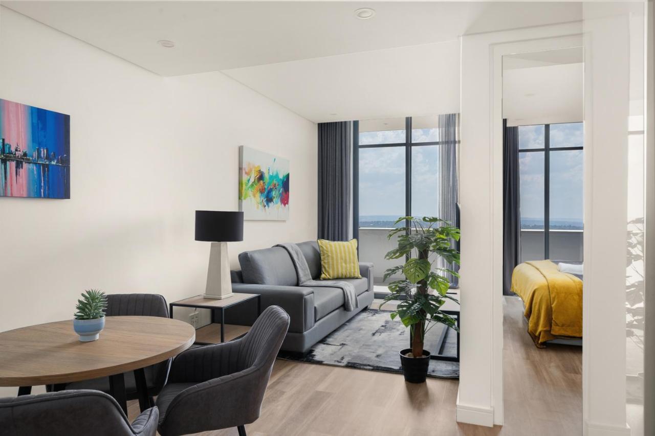 Illovo Apartment *