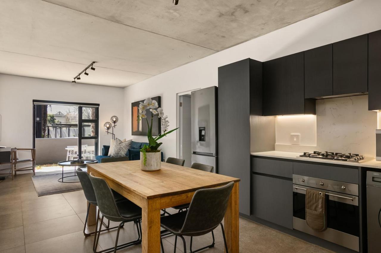 Hyde Park House Apartment *