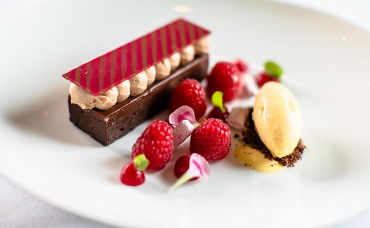 Saxon Hotel, & Hotel 5*