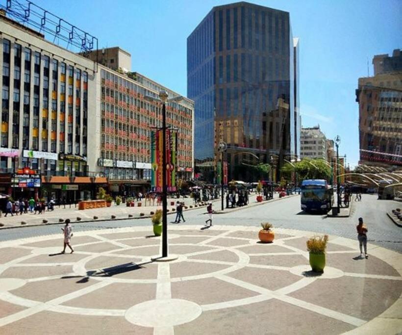 Apartment Luxury 2bed Opposite Woolies On Gandhi Square+wifi *