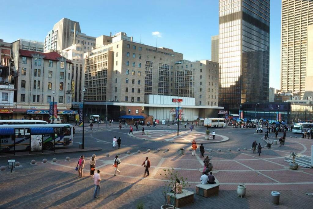 Luxury 2bed Opposite Woolies On Gandhi Square+wifi Apartment *