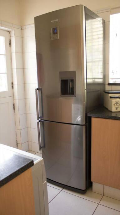Charming 2 Bed In Rosebank's Trendy Art Mile. Johannesburg