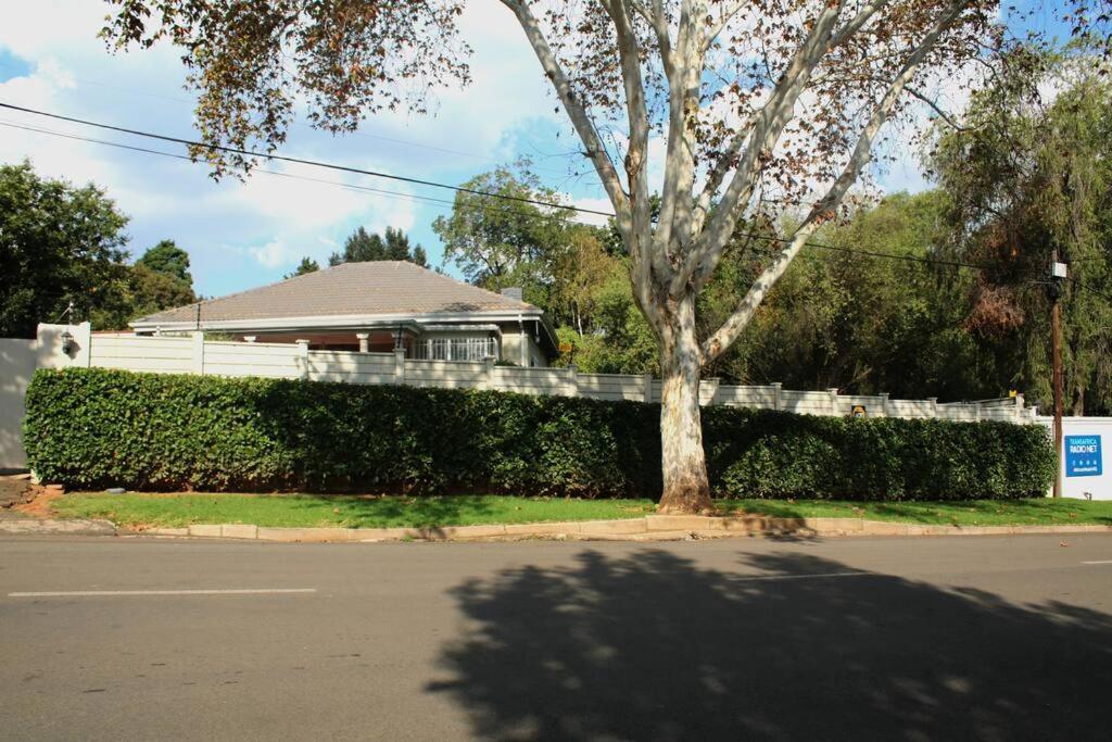 Holiday home Charming 2 Bed In Rosebank's Trendy Art Mile.