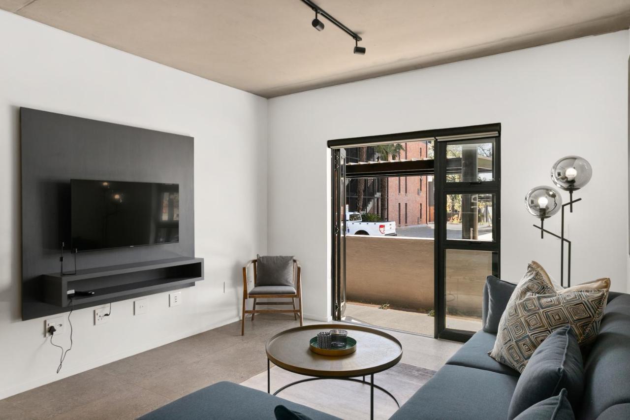 Hyde Park House Apartment