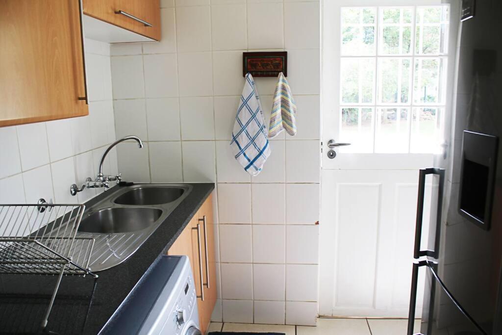 Charming 2 Bed In Rosebank's Trendy Art Mile. Holiday home *