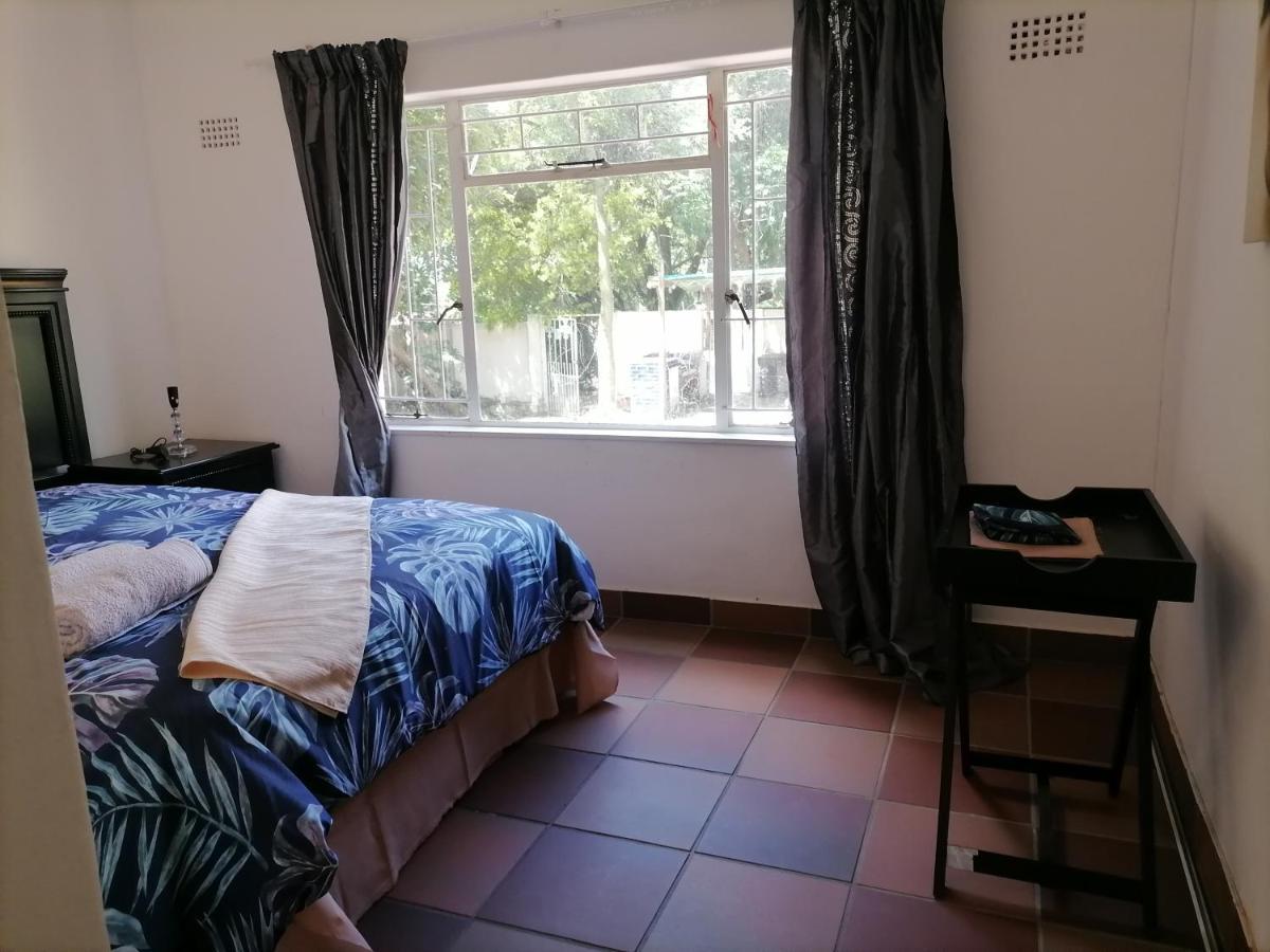 Apartment Unit F @ Friends Place *