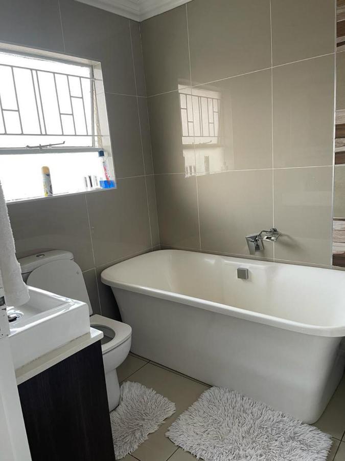 Semeni Asante 16 Apartment Johannesburg