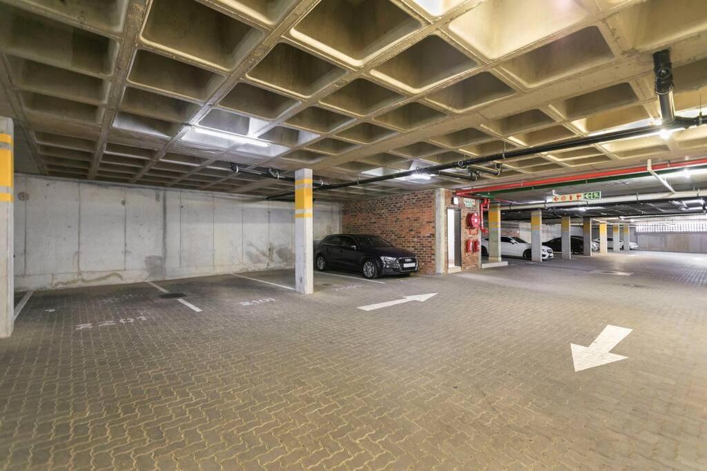Apartment Exquisite Comfortable And Affordable Elegant Place Johannesburg