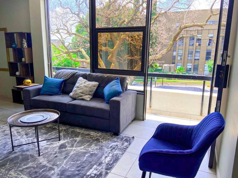 Beautiful 1 Bedroom *