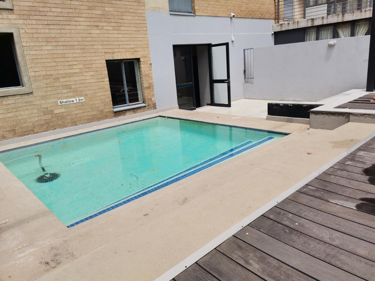 Broadway Flats Braamfontain Apartment *