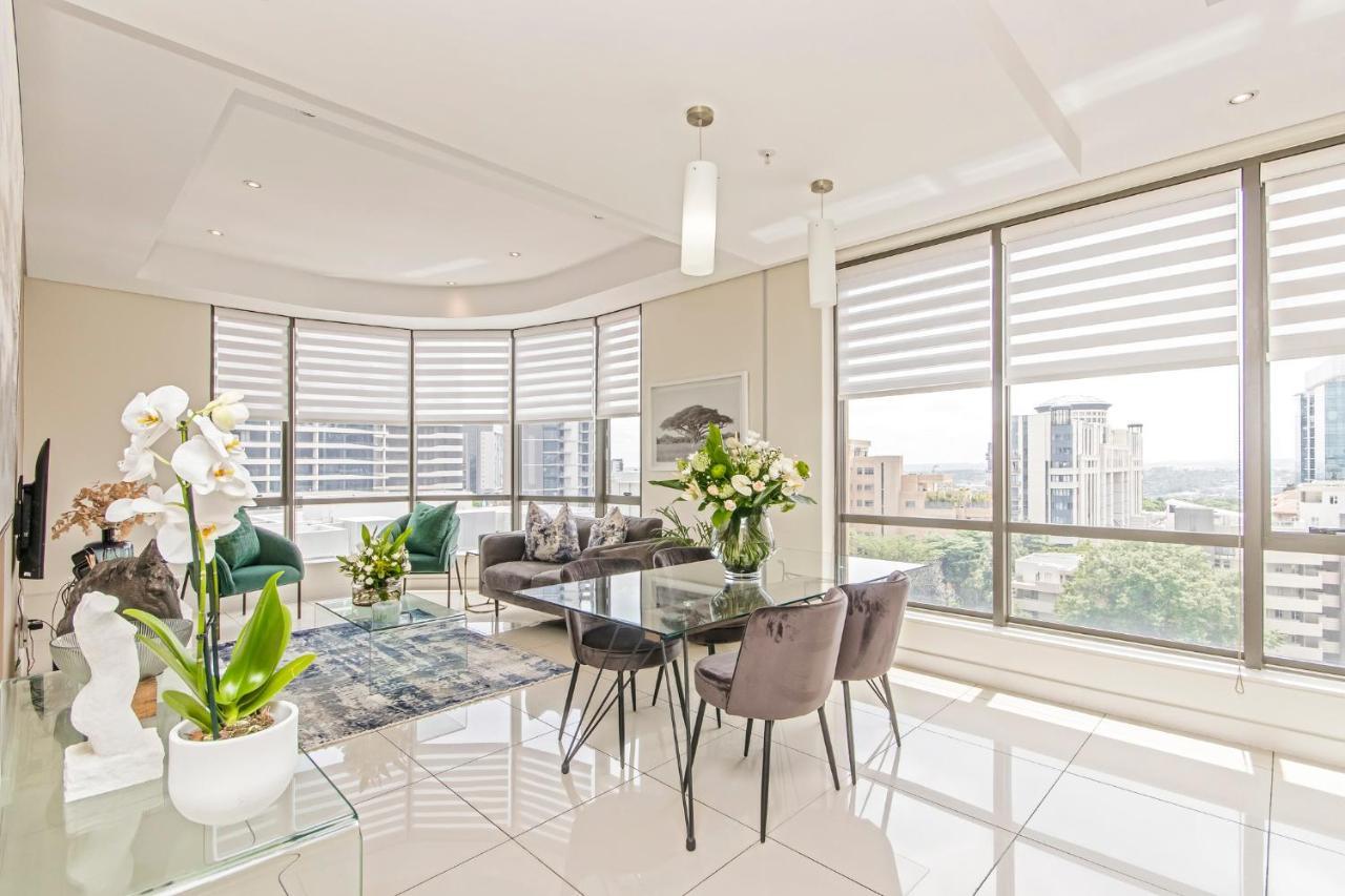 Sandton Skye Premium & Penthouses Apartment *