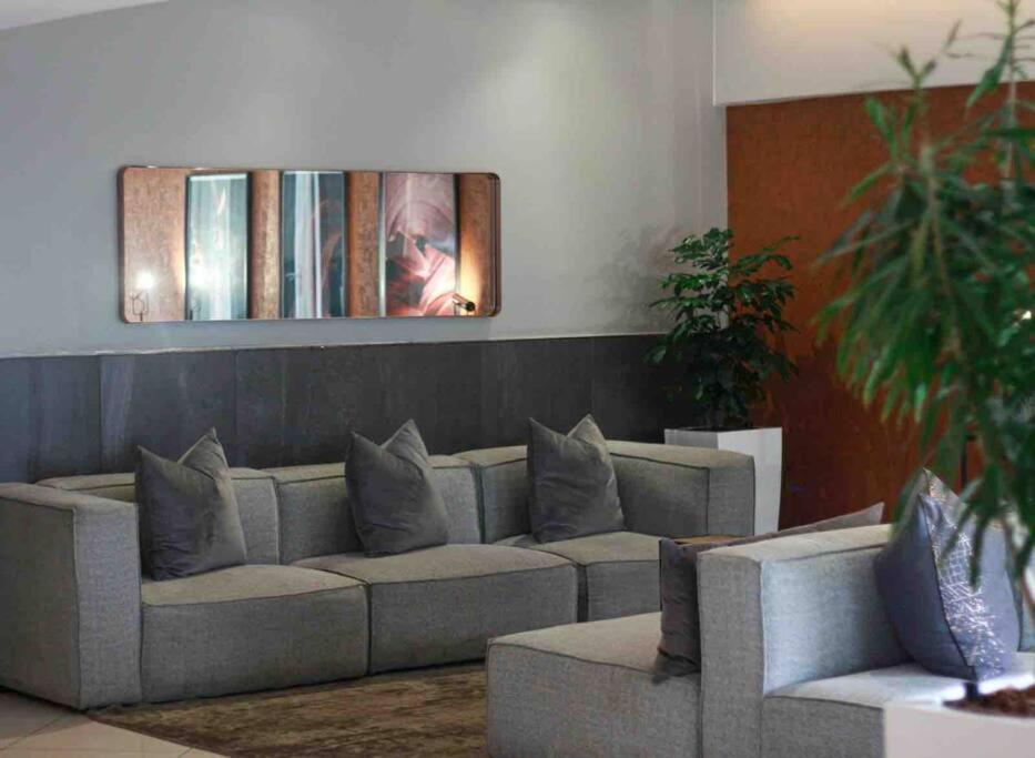 Apartment Cozy 1 Bedroom With Free Wi-fi *