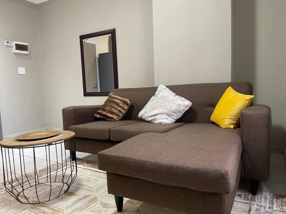 Apartment Cozy 1 Bedroom With Free Wi-fi Johannesburg