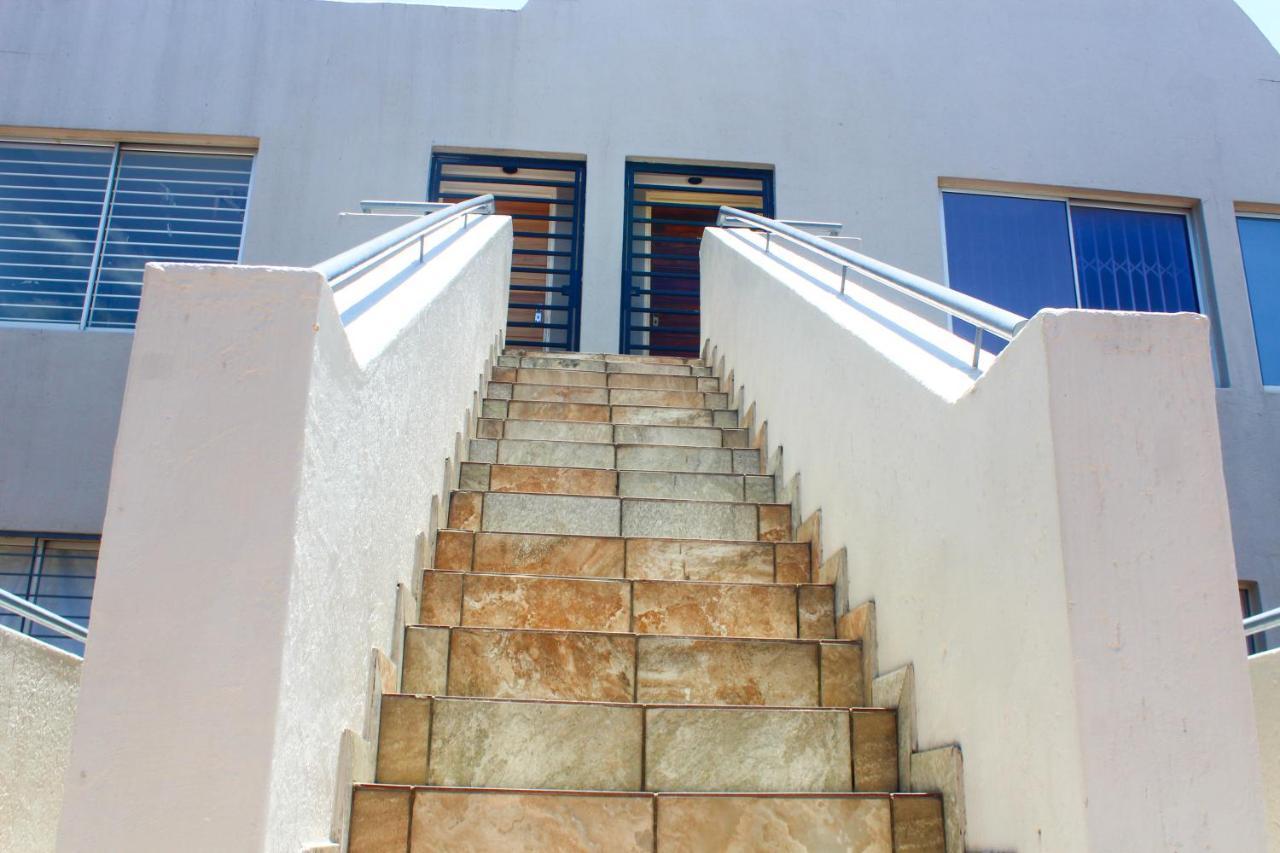Kyriah Self Catering Apartamento