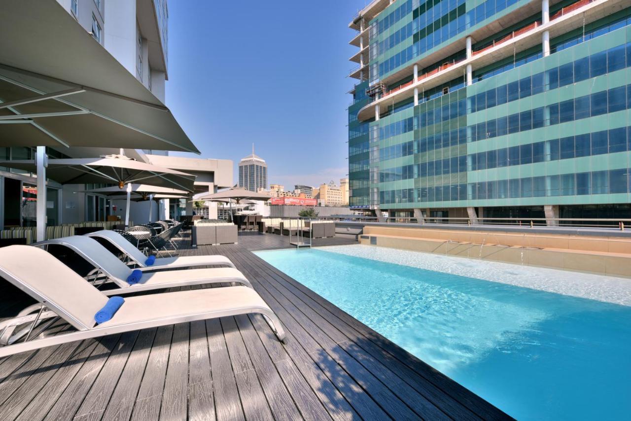 Hotel Radisson Blu Gautrain Hotel, Sandton Johannesburg