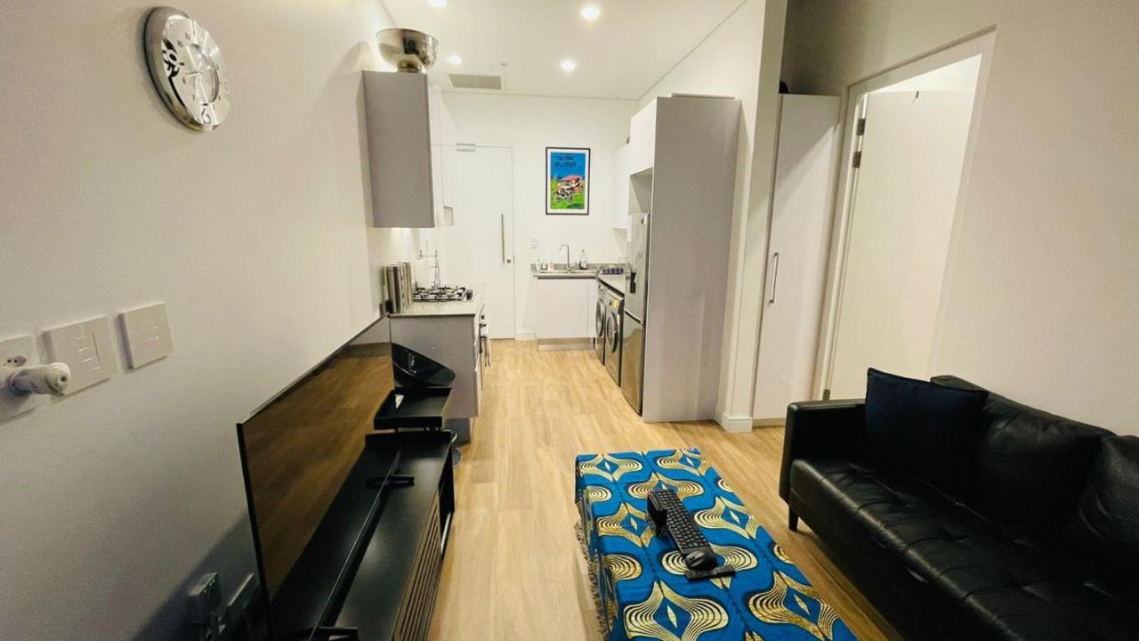 Illovo Central 1 Bedroom