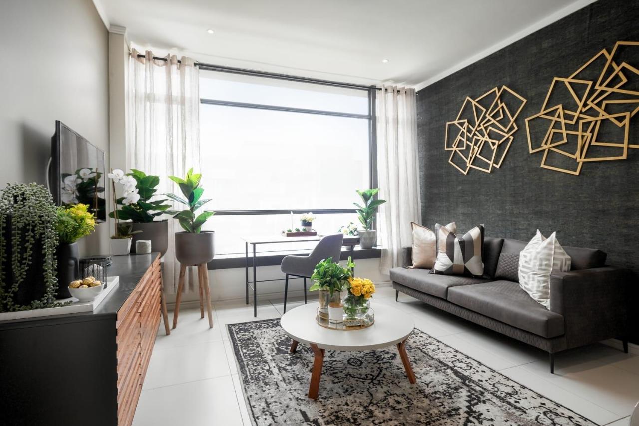 Modern Luxury Furnished In Sandton