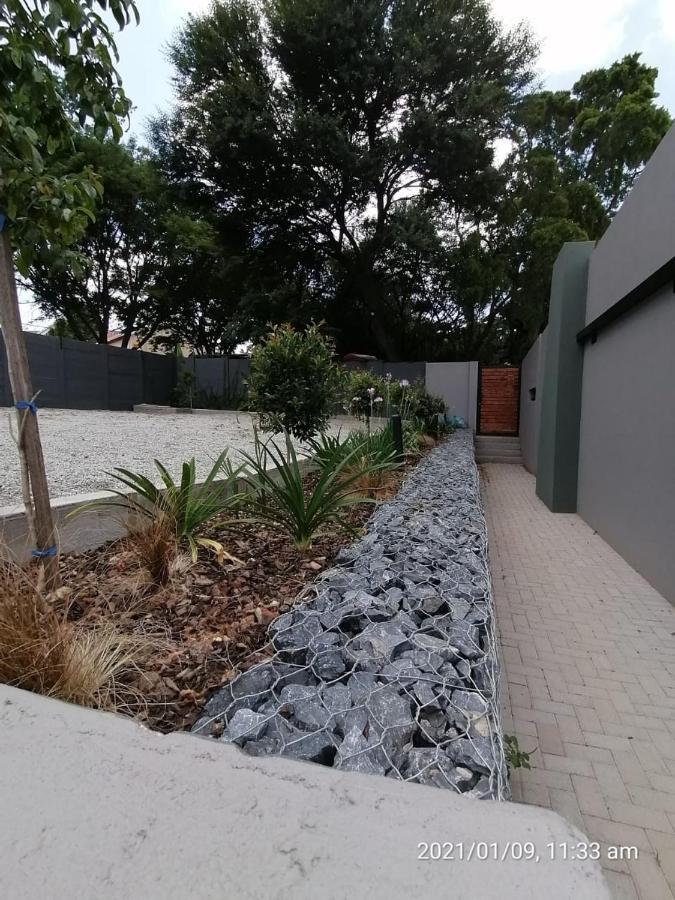 The 6 On Vrede Guest house